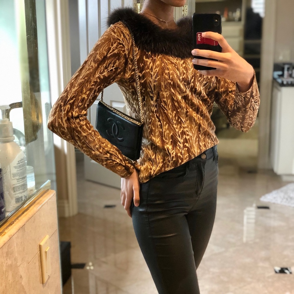 Dana Buchman fur collar top